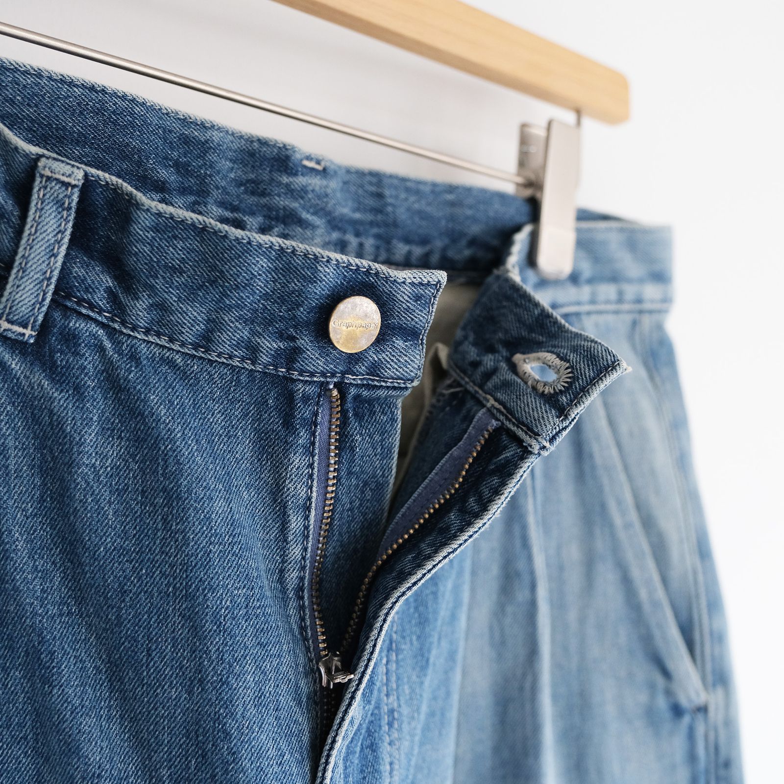 Selvage Denim Two Tuck Tapered Pants -パンツ-（Indigo Light Fade / インディゴライトフェード）