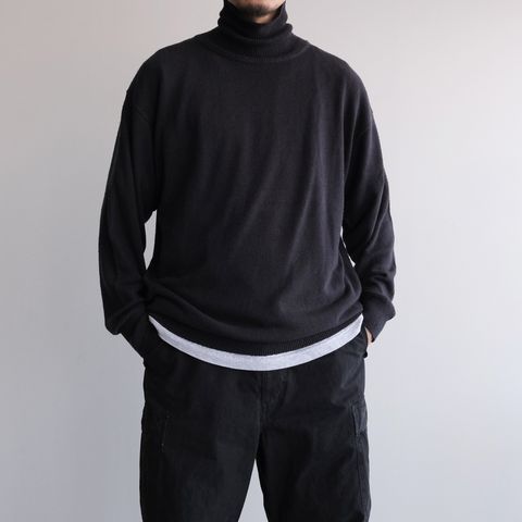 Silk Knit Turtle Neck -ニット-（Dark Navy / ダークネイビー）