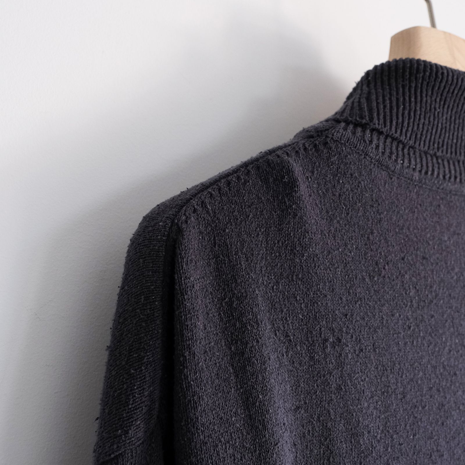 Silk Knit Turtle Neck -ニット-（Dark Navy / ダークネイビー）