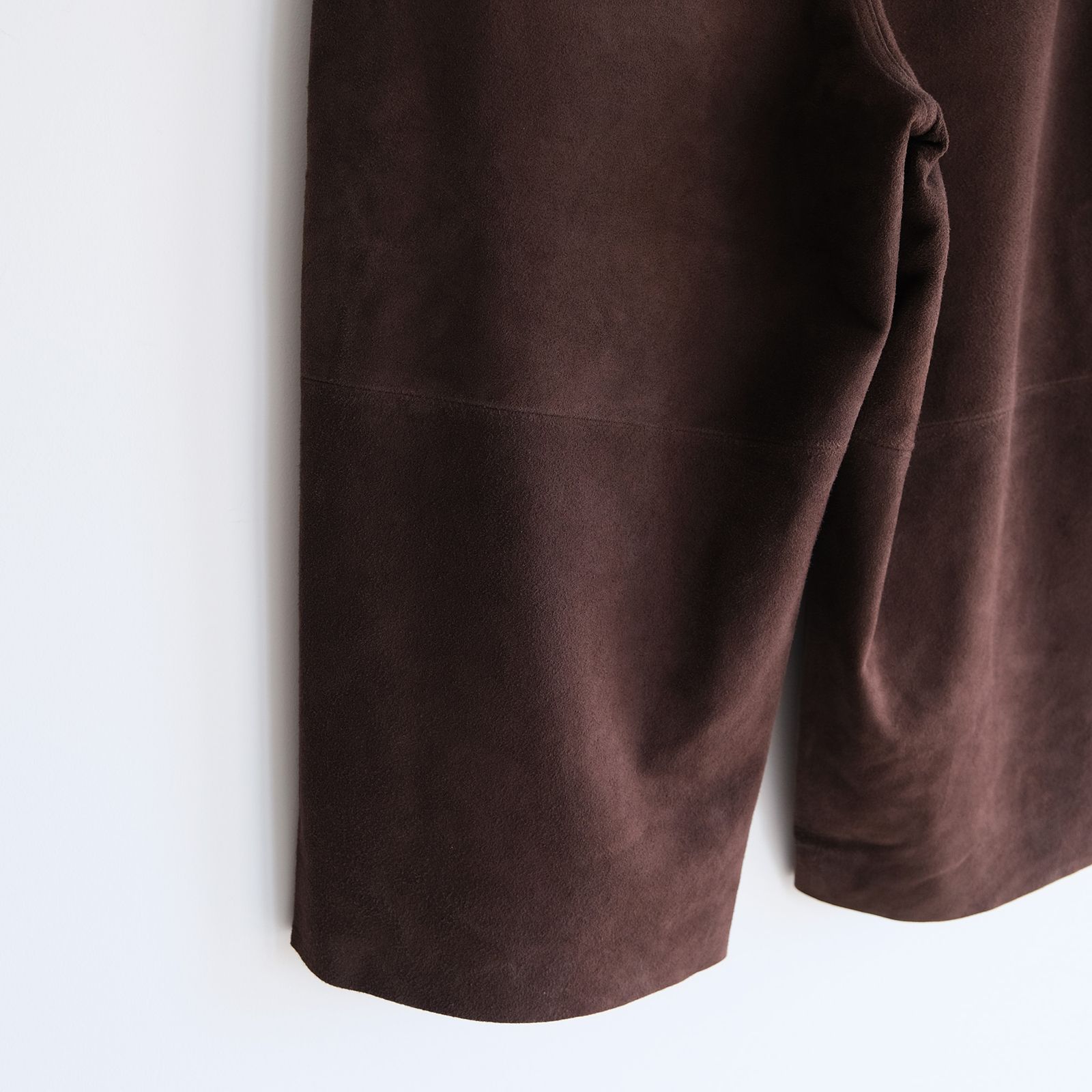 Suede Trousers -パンツ-（Brown / ブラウン）