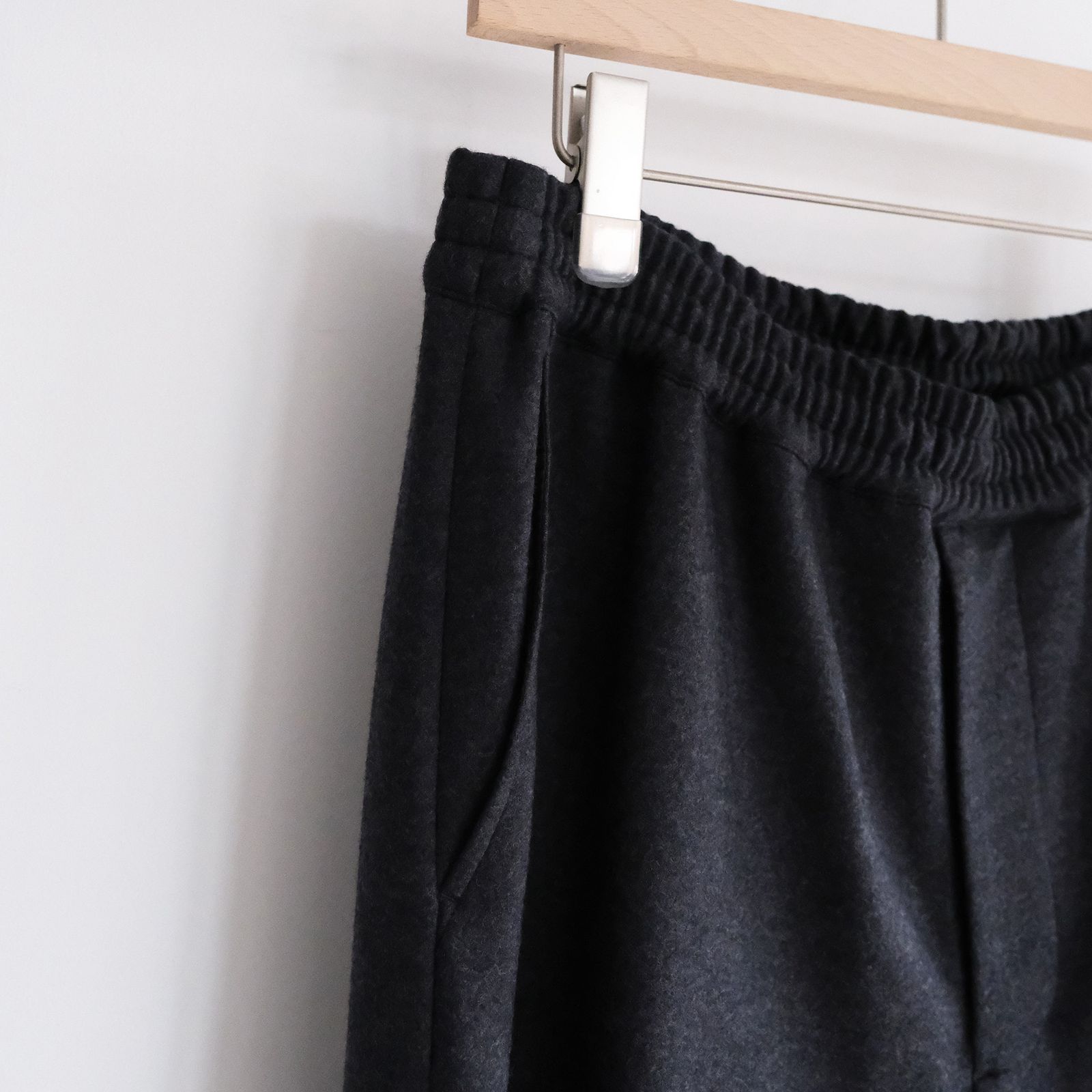 Wool Smooth Flannel Easy Wide Pants -パンツ-（Gray / グレー）