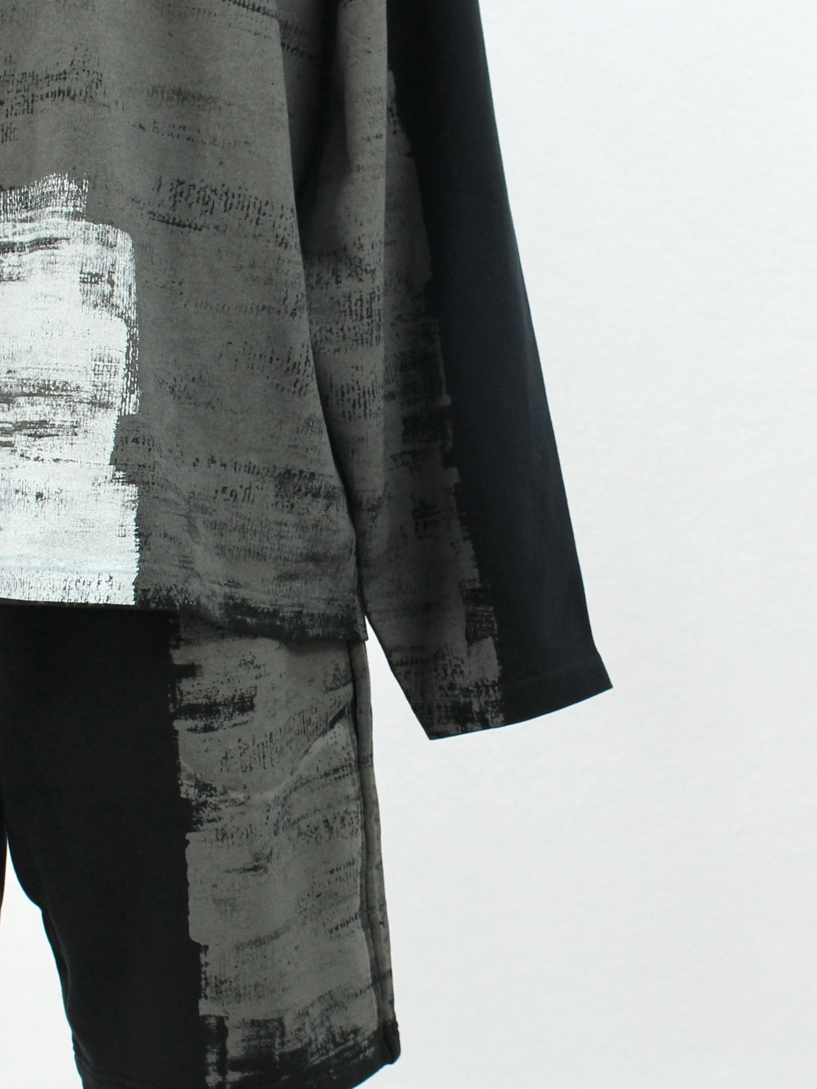 ペイント ロゴ 長袖Tシャツ / MOD LUX PAINTED LS T-SHIRTS / ブラック × ホワイト