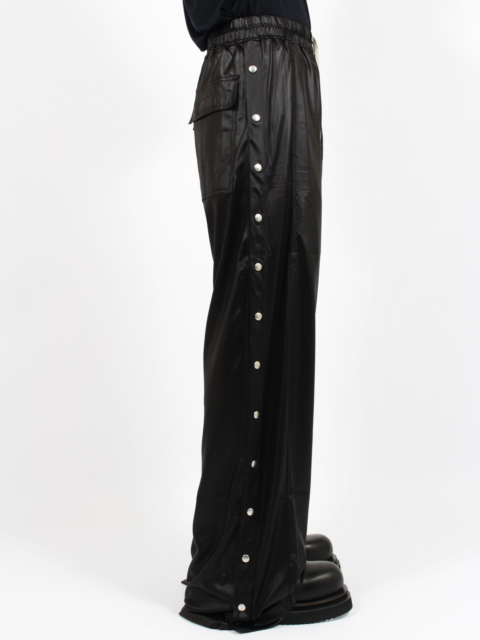 【26SS】サイドスナップボタン ワイド プッシャー パンツ / WIDE PUSHER PANTS / ブラック