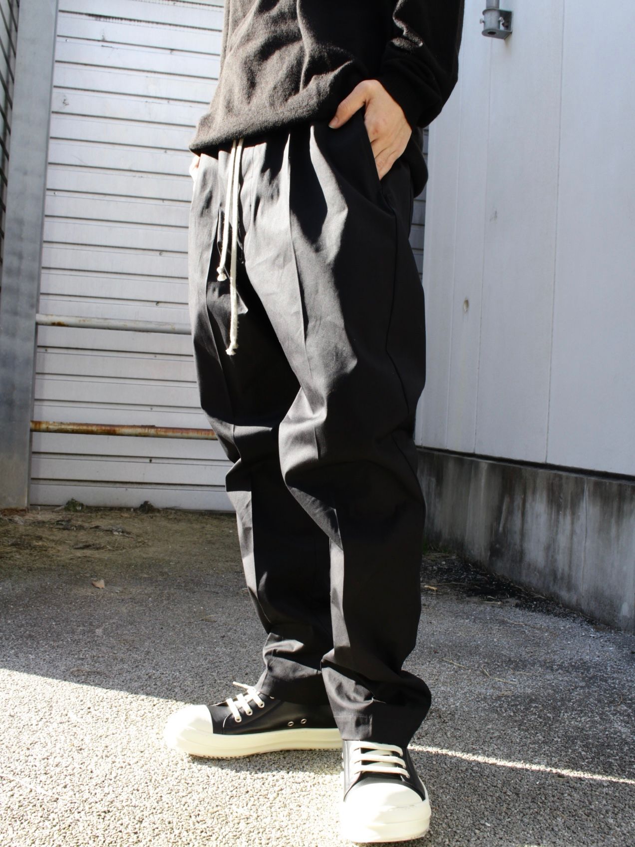 【26SS】カーフレザー スニーカー ロースニークス ローラモーンズ / LOW SNEAKS(旧:LOW RAMONES) / ブラック × ホワイト