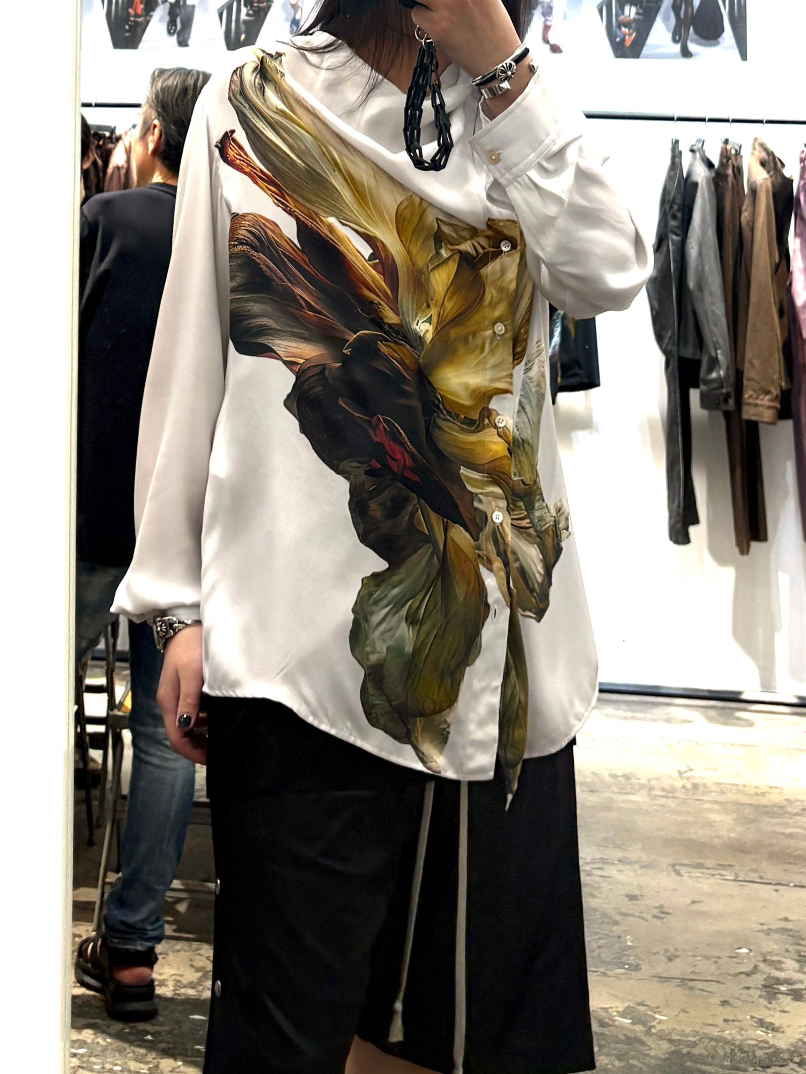 【27SS】ドレープド デザイン シルク シャツ 花柄 長袖シャツ  / DRAPED DESIGN SILK SHIRT / ベージュ