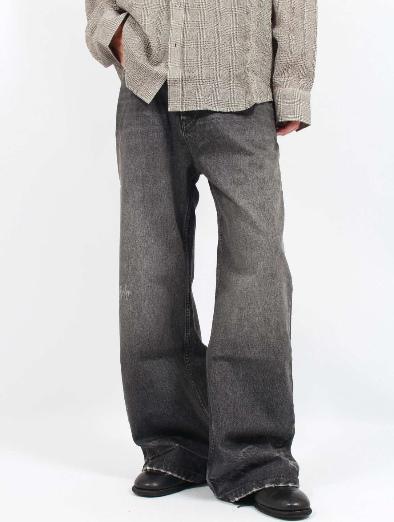   Jeans ブラウン　フレアデニム W25/30 RELAXED FLARE FIT デニムパンツ - ブラウン | ZARA Japan / 日本
