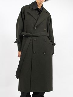 【24AW】 カシミヤ メルトン アクションプリーツ ダブルデザイン トレンチコート / CASHMERE MELTON PLEATS YOKE COAT / カーキ