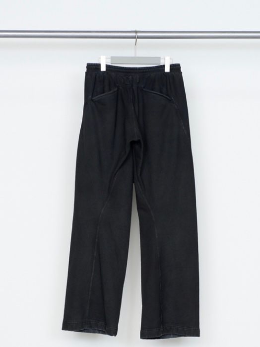 【26AW】 3D ツイステッド ラウンジ パンツ スウェット パンツ / 3D TWISTED LOUNGE PANTS / FADED BLACK(ブラック)