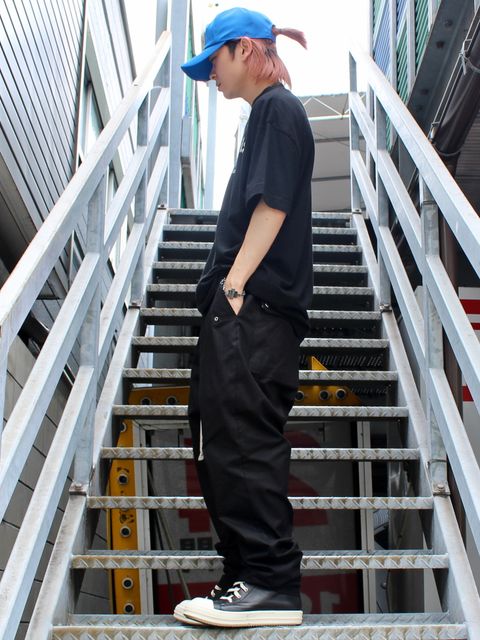WE11DONE、Palm Angelsを使用した2トーンストリートスタイル