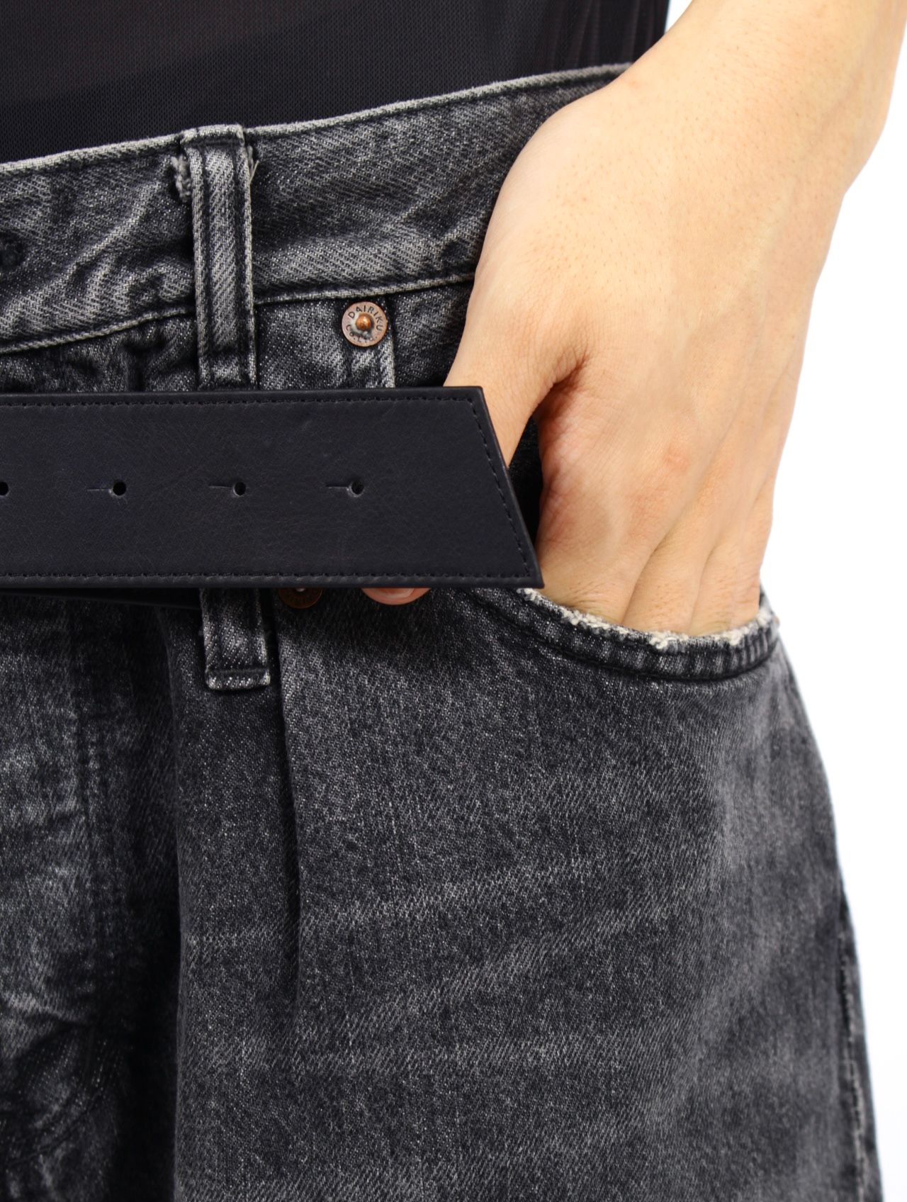 【25AW】"D" バックル スーパー ワイド デニム パンツ / "D" BUCKLE SUPER WIDE DENIM PANTS / ブラック