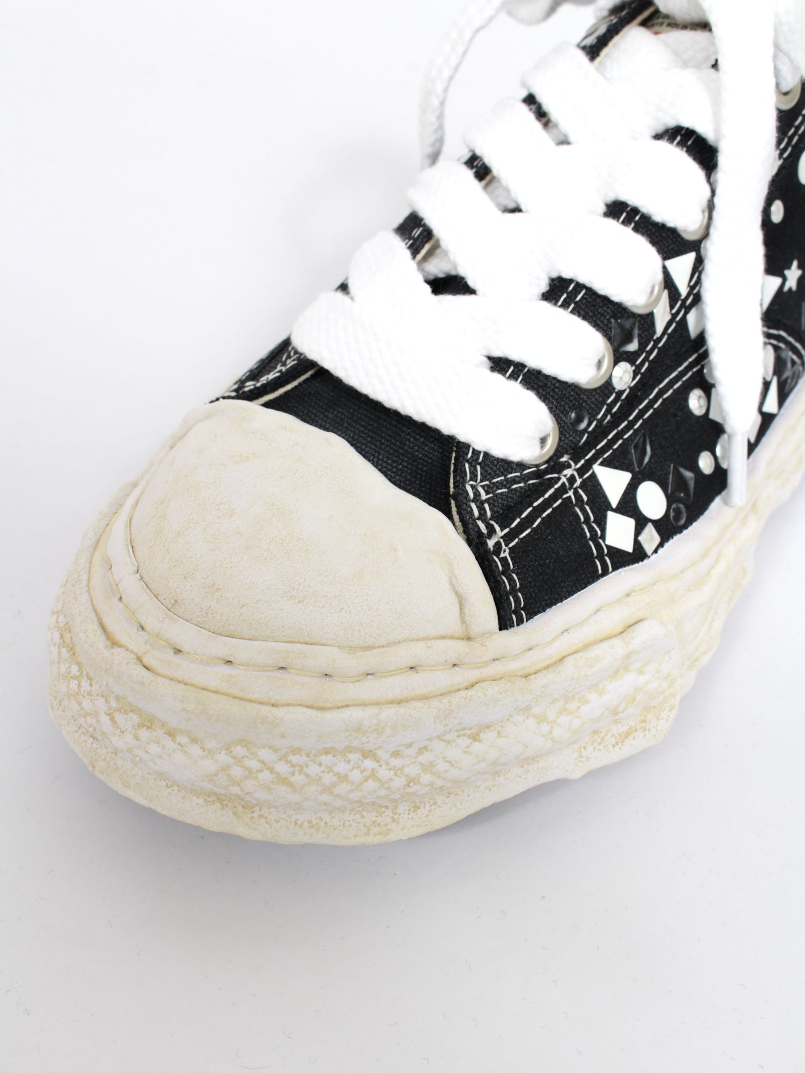 キャンバス ローカット スタッズ スニーカー "ピーターソン23" / PETERSON 23 EMBELLISHED CANVAS LOW-TOP SNEAKE / ブラック