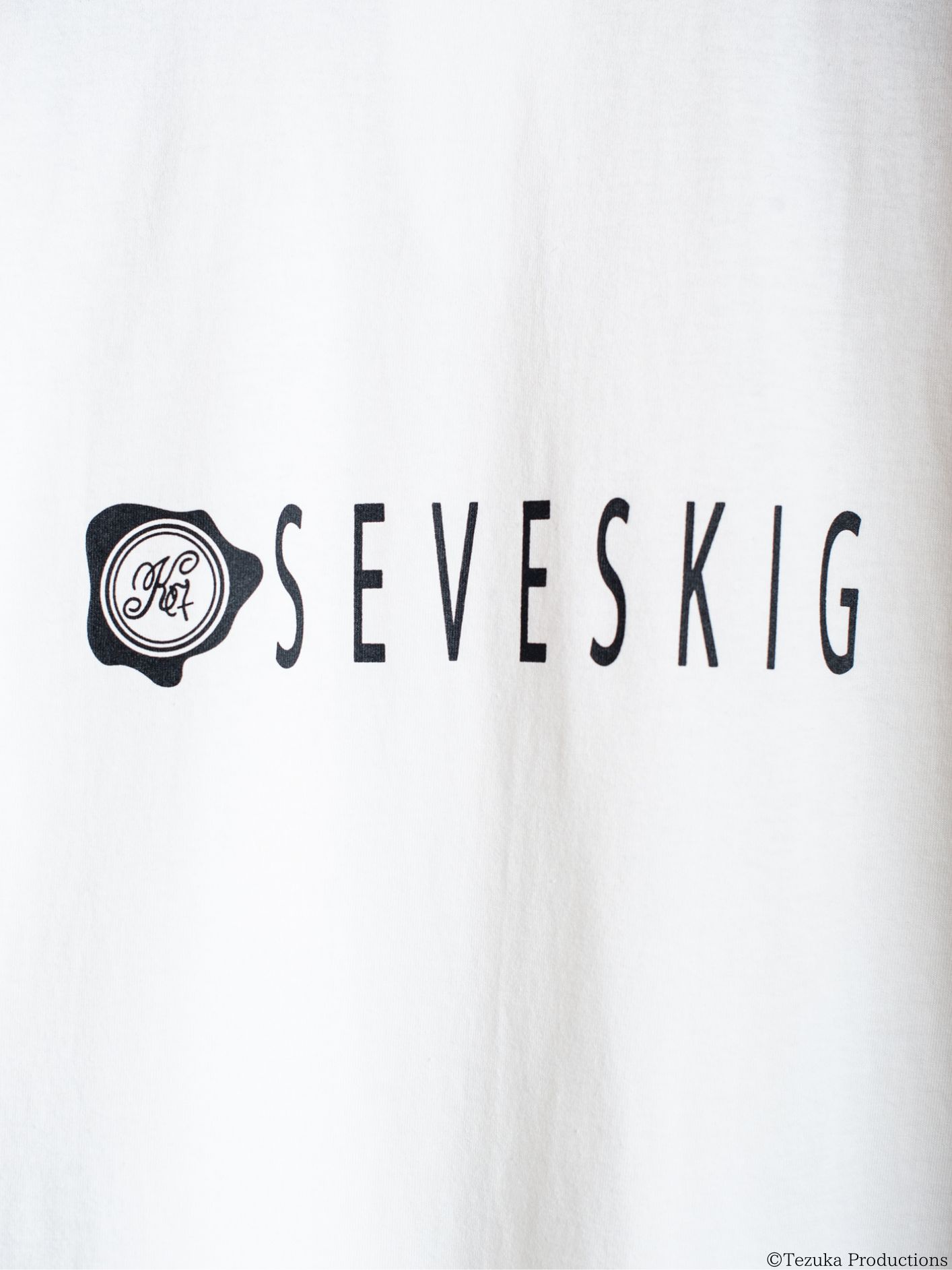 【25SS】ジャングル大帝 コラボ ネックレスプリント Tシャツ / SEVESKIG vs JUNGLE EMPEROR LEO S/SL TEE Ver, Toys necklace / ホワイト