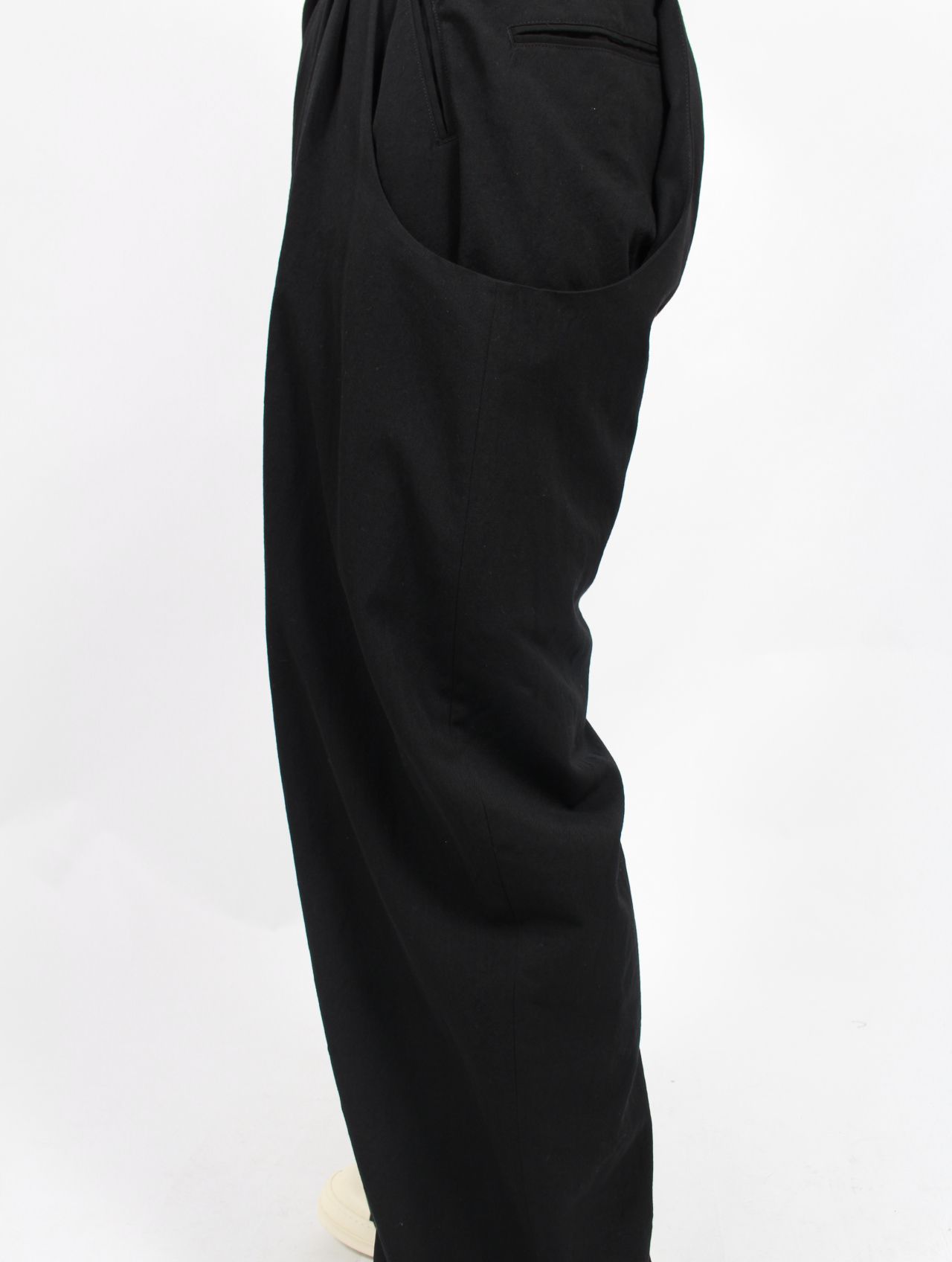 NVRFRGT - 【25SS】2タック カーブド レッグ トラウザー / 2TUCK NVRFRGT - 【25SS】2タック カーブド レッグ トラウザー / 2TUCK