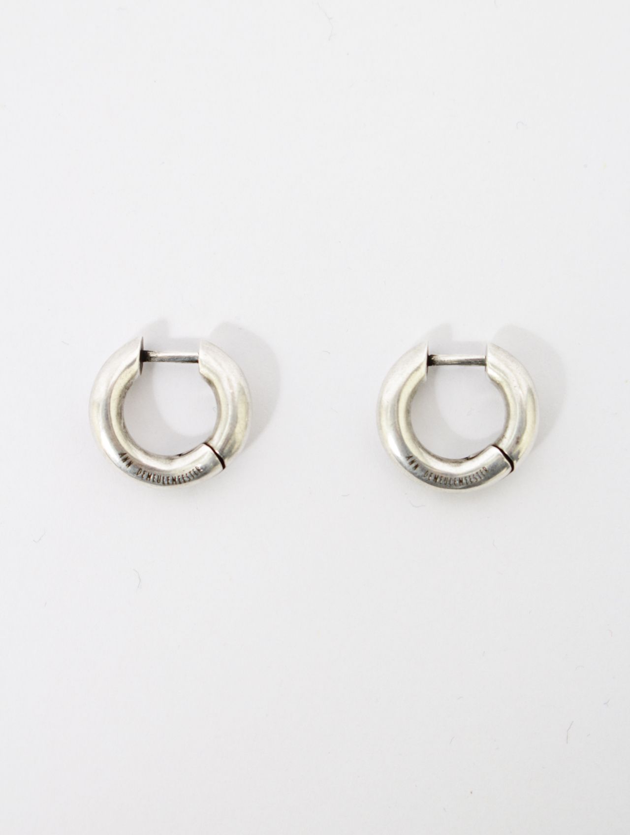 【25AW】マリエラ アナトミック ループ ピアス / MARIELA ANATOMIC LOOP EARRINGS / シルバー