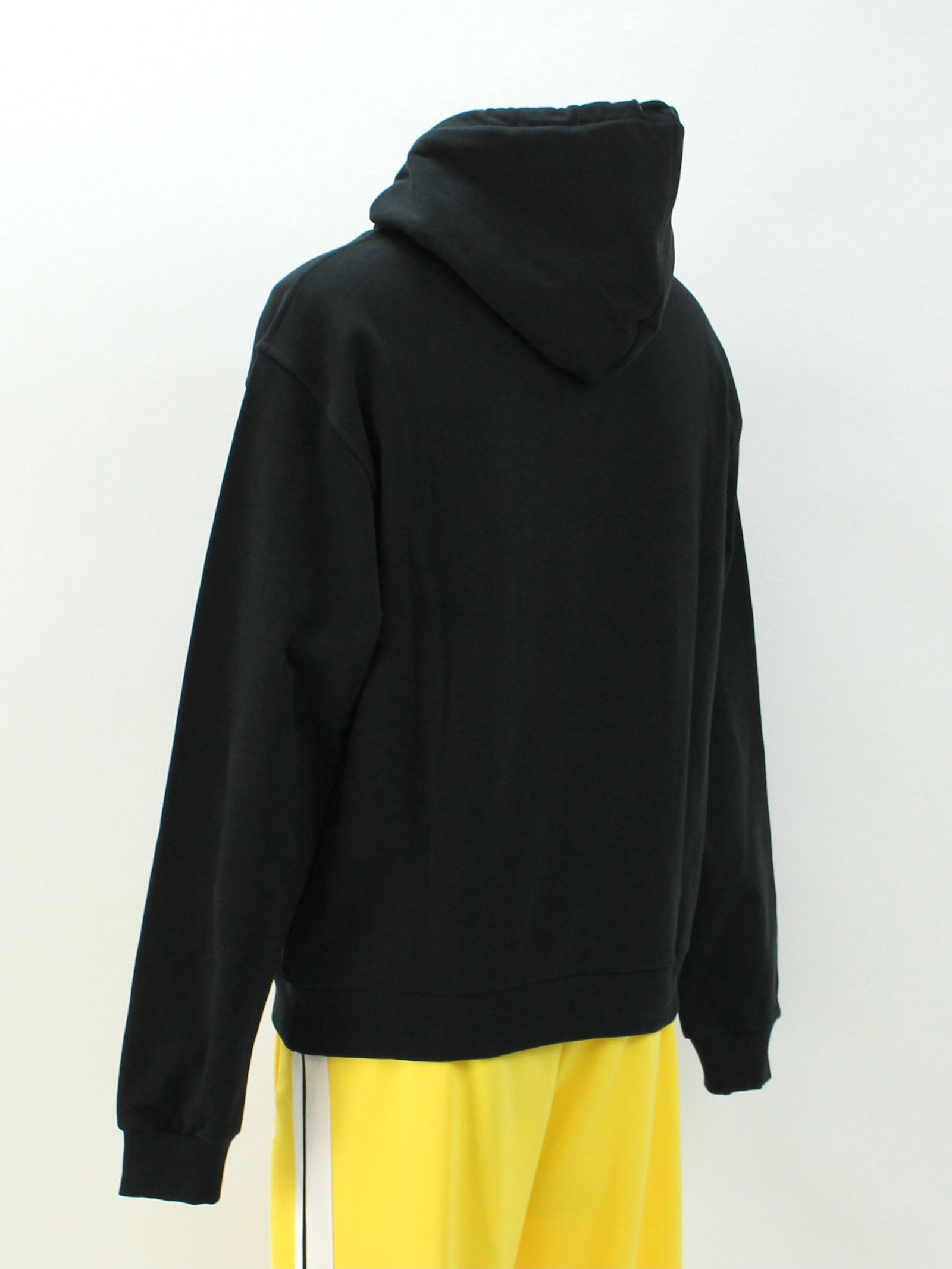 刺繍ロゴ フーディー / BLACK HOODIE WITH MULTICOLOR LOGO / ブラック × マルチ