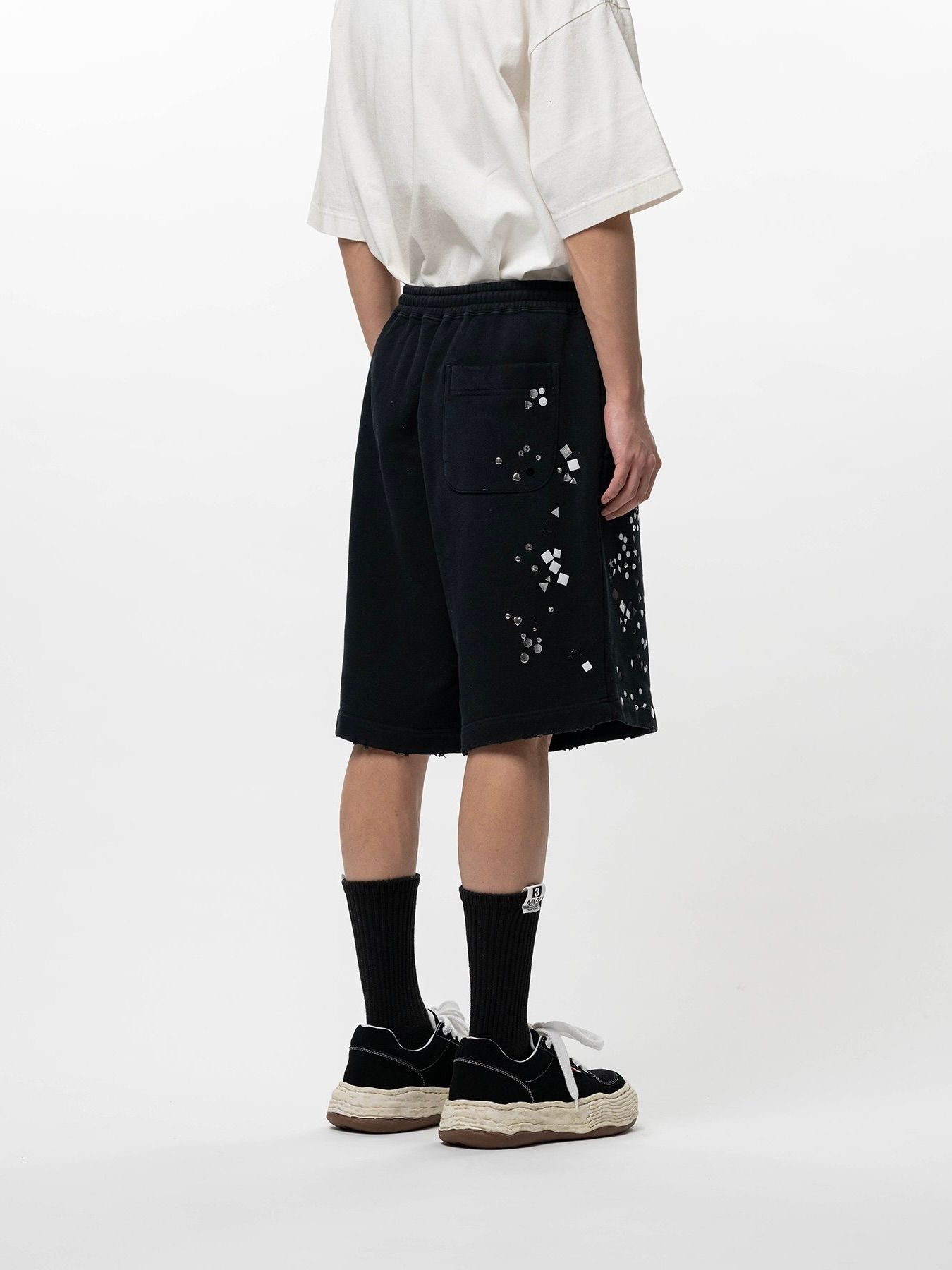 【26SS】ステッカーデザイン スウェット ショーツ / EMBELLISHED SHORTS / ブラック