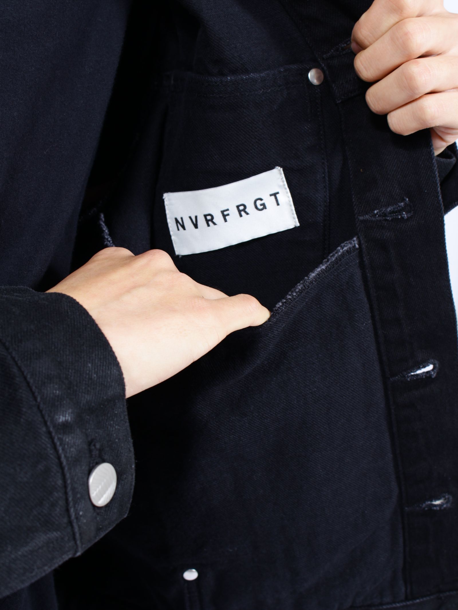 【26AW】デニム トラッカー ジャケットコーティング デニムジャケット / DENIM TRUCKER JACKET / LUSTER COATED BLACK(ブラック)