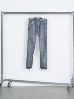 3D ツイステッド ジーンズ / 3D TWISTED JEANS  / WAXED ICE WASH (アイスブルー)