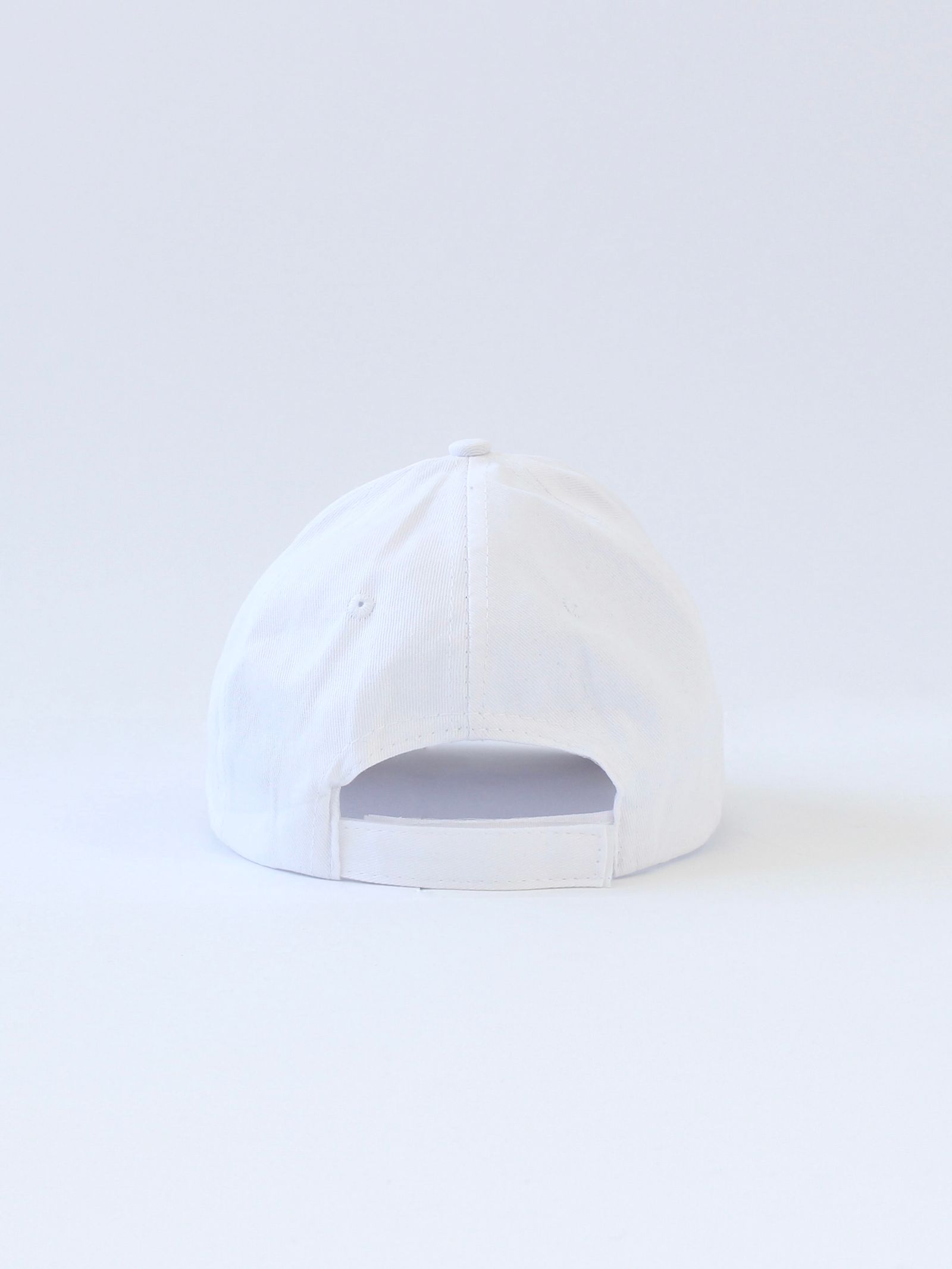 刺繍ロゴ ベースボールキャップ / BASEBALL HAT WITH LOGO EMBROIDERY / ホワイト