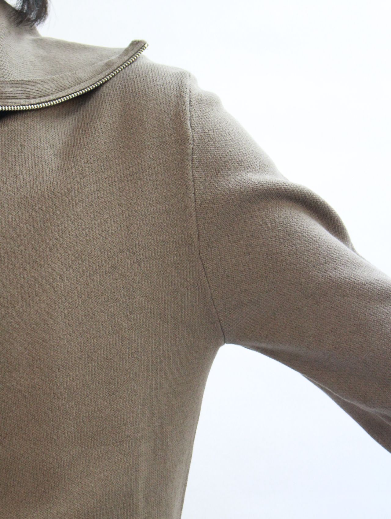 ジップアップ タートルネック / ZIP UP TURTLE NECK / BROWN (ブラウン)