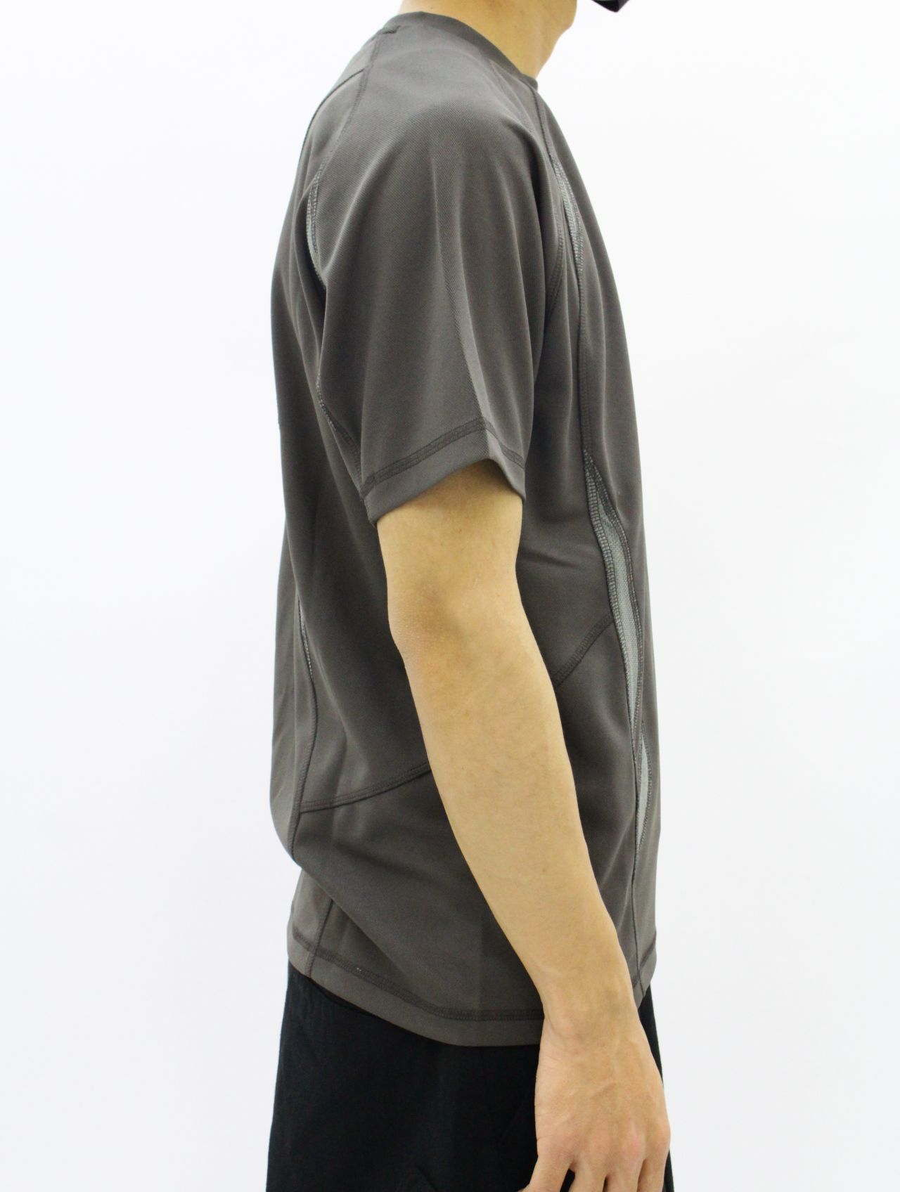 SAN SAN GEAR - 【25SS】フローイング パネル Tシャツ / FLOWING