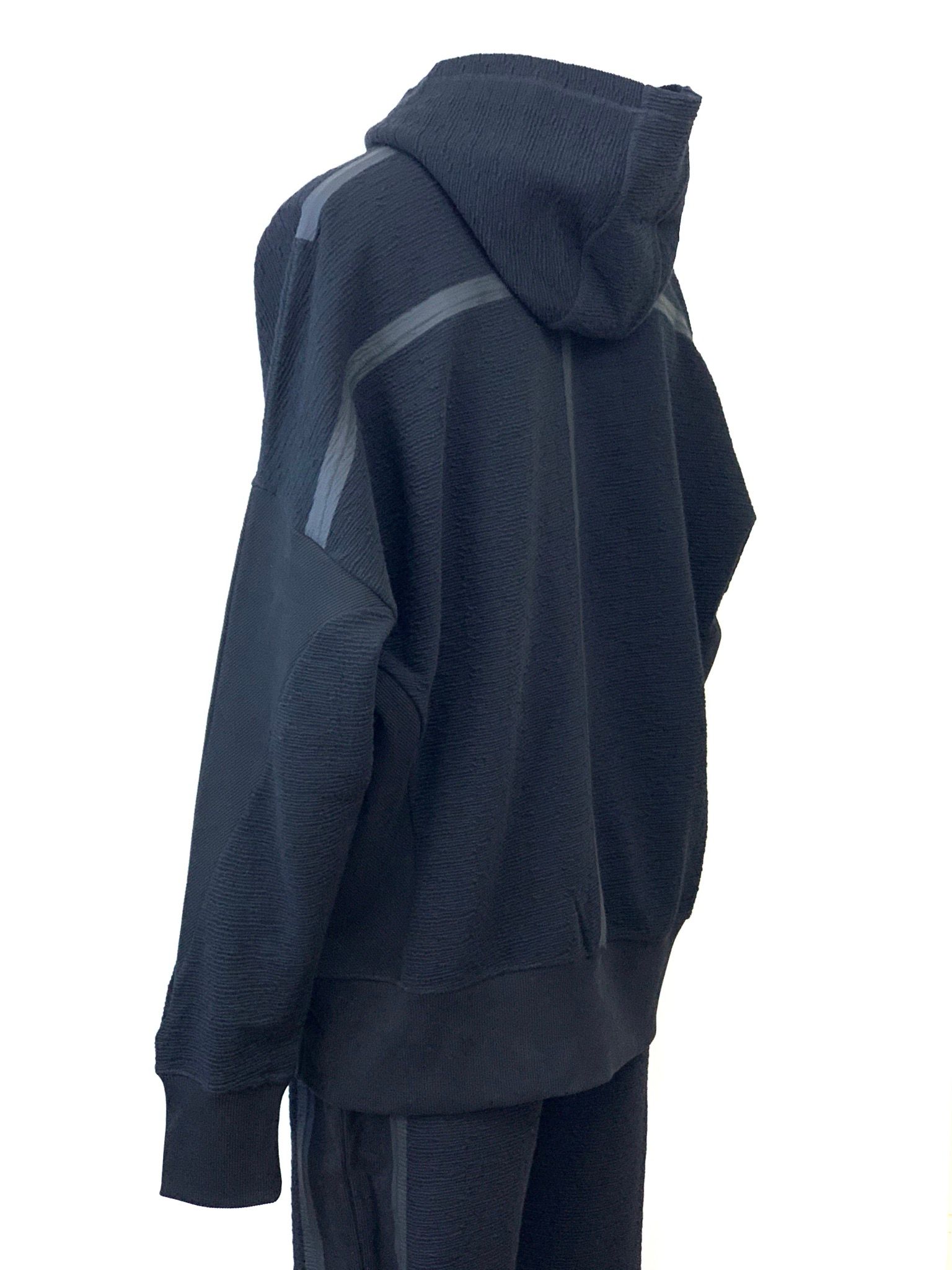 パネルロゴ フーディー / Knitted TEXTURED HOODY / ブラック × シルバー