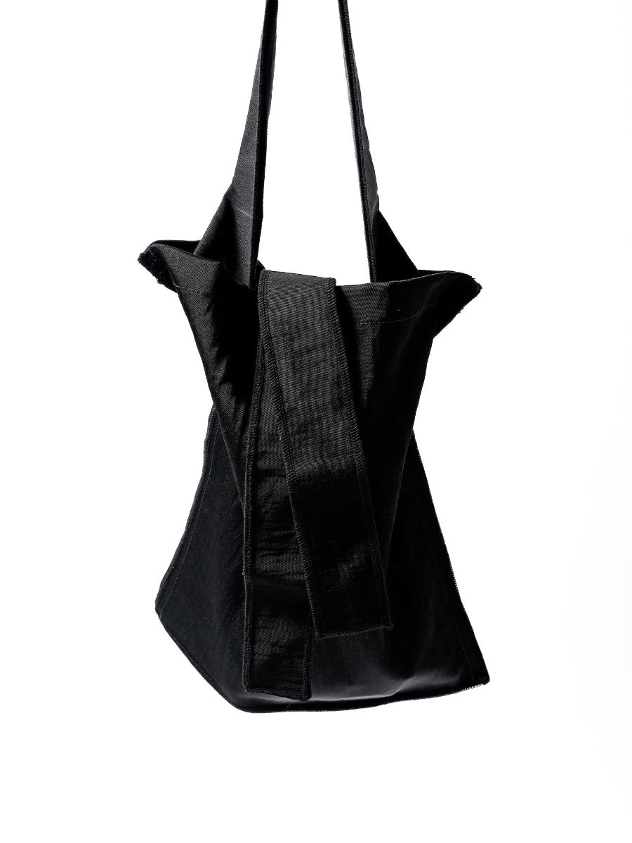 定番 メアリー インサイド アウト トート - エム ワンショルダートートバッグ / MARY INSIDE OUT TOTE - M CERATO BRIGHT / ブラック