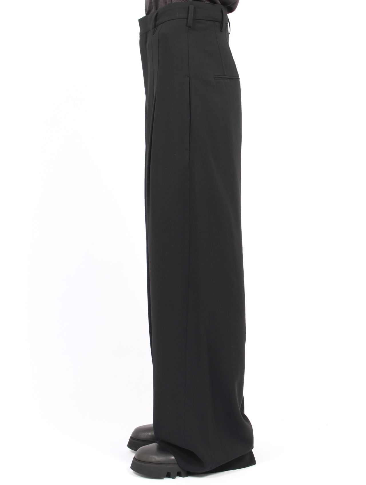 【25AW】ウールサージ ハイウエスト トラウザー / WOOL SERGE HI-WAIST TROUSERS / ブラック