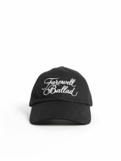 【27SS】テム ベースボール キャップ ウィズ フェアウェル バラッド エンブロイダリー / TEM BASEBALL CAP WITH "FAREWELL BALLAD" EMBROIDERY / フェード ブラック