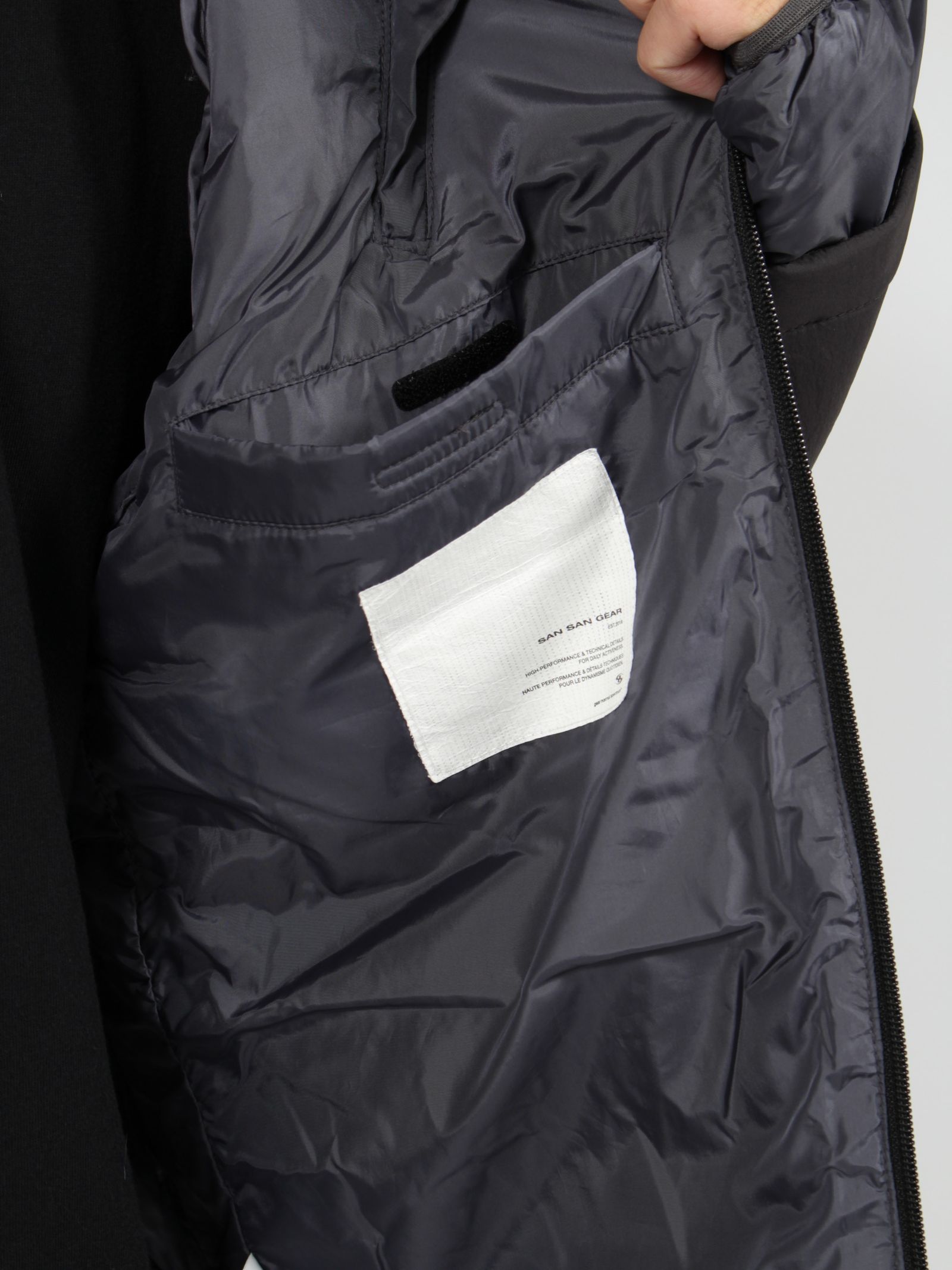 【24AW】パネル パファー ジャケット / PANELED PUFFER JACKET / ブラック