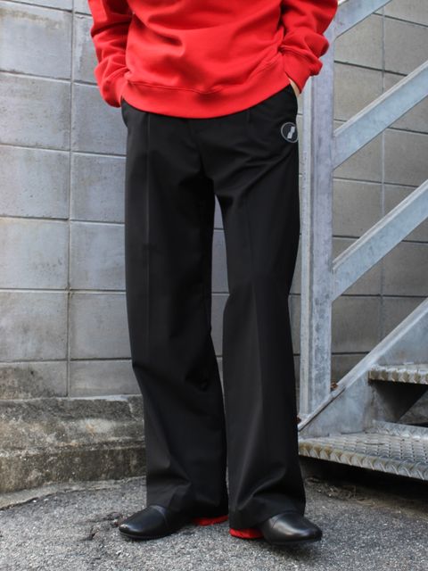 絶妙なゆるさが決め手のフーディースタイル