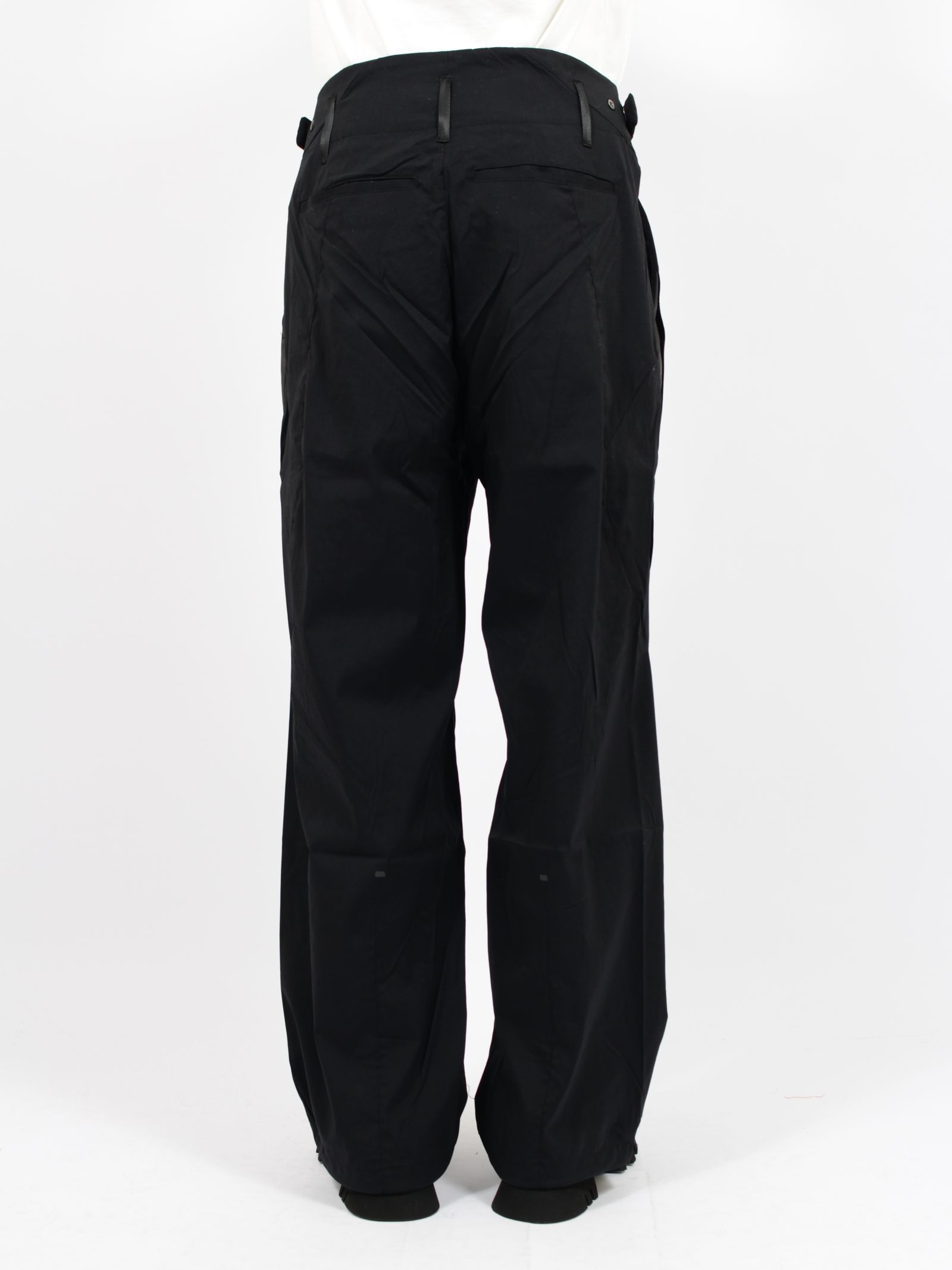 【26SS】ウェーブ テーパード パンツ / WEAVE TAPED PANTS / ブラック