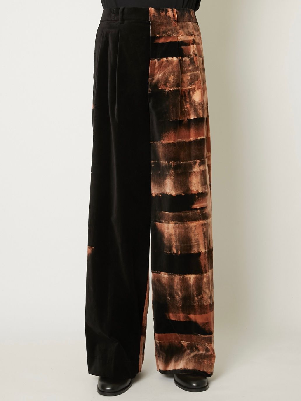 【26AW】ハンド ブリーチド ベルベット パンツ / HAND-BLEACHED VELVET PANTS / ブラック