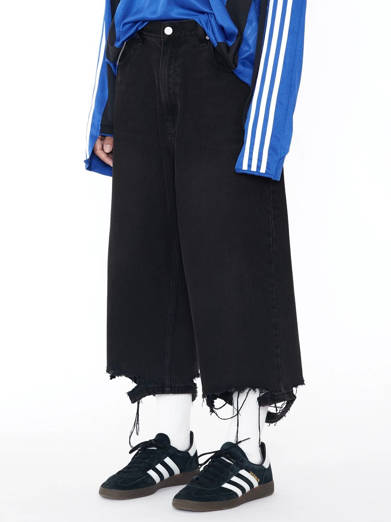 【24AW】デストロイ カット アウト デニムパンツ / BLACK WASHED DESTROYED CUT OUT JEANS / ブラック