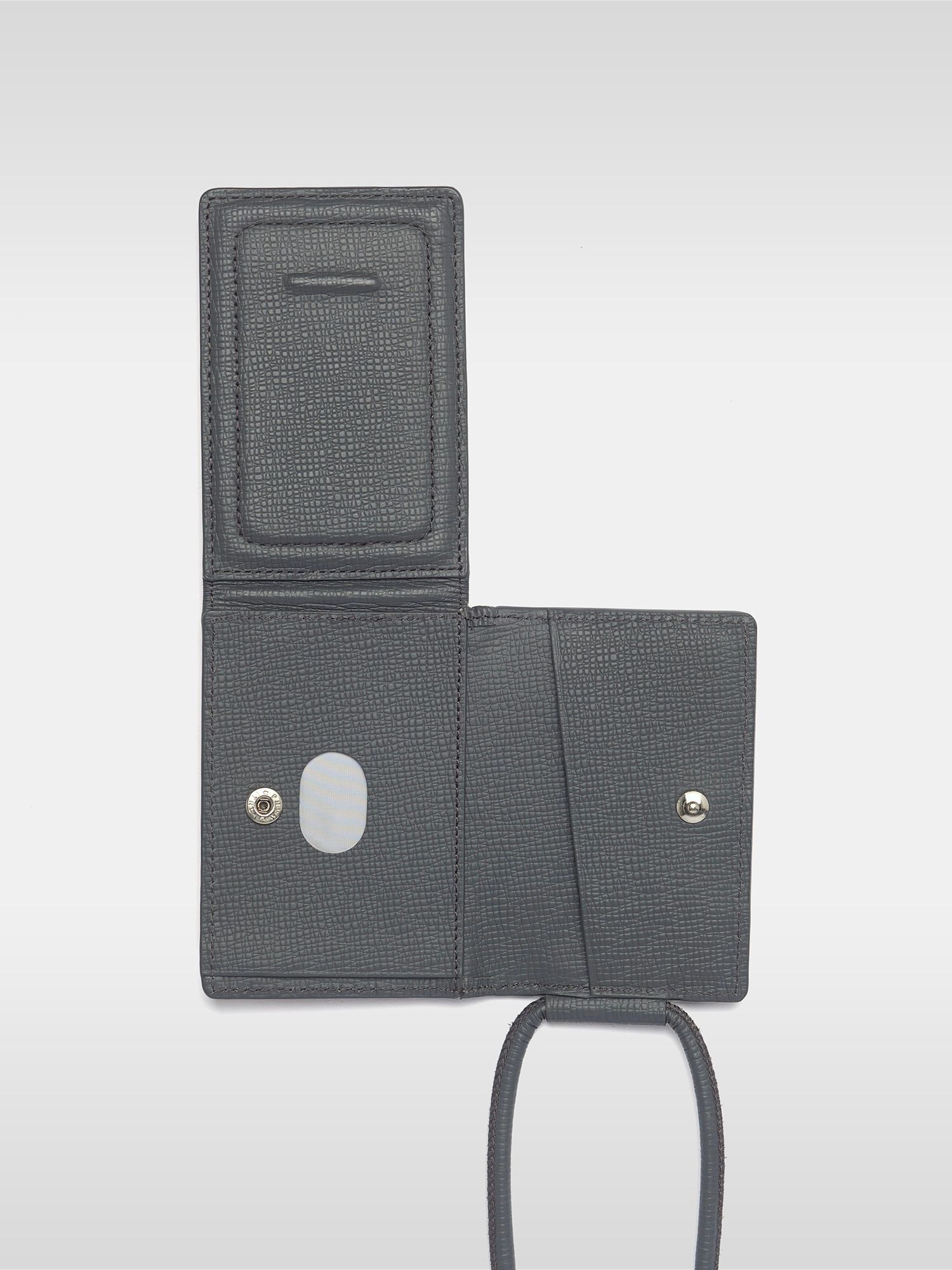 レザーストラップ付アイフォンアクセサリー ウォレット / STRAPPED ACCESSORY WALLET / グレー