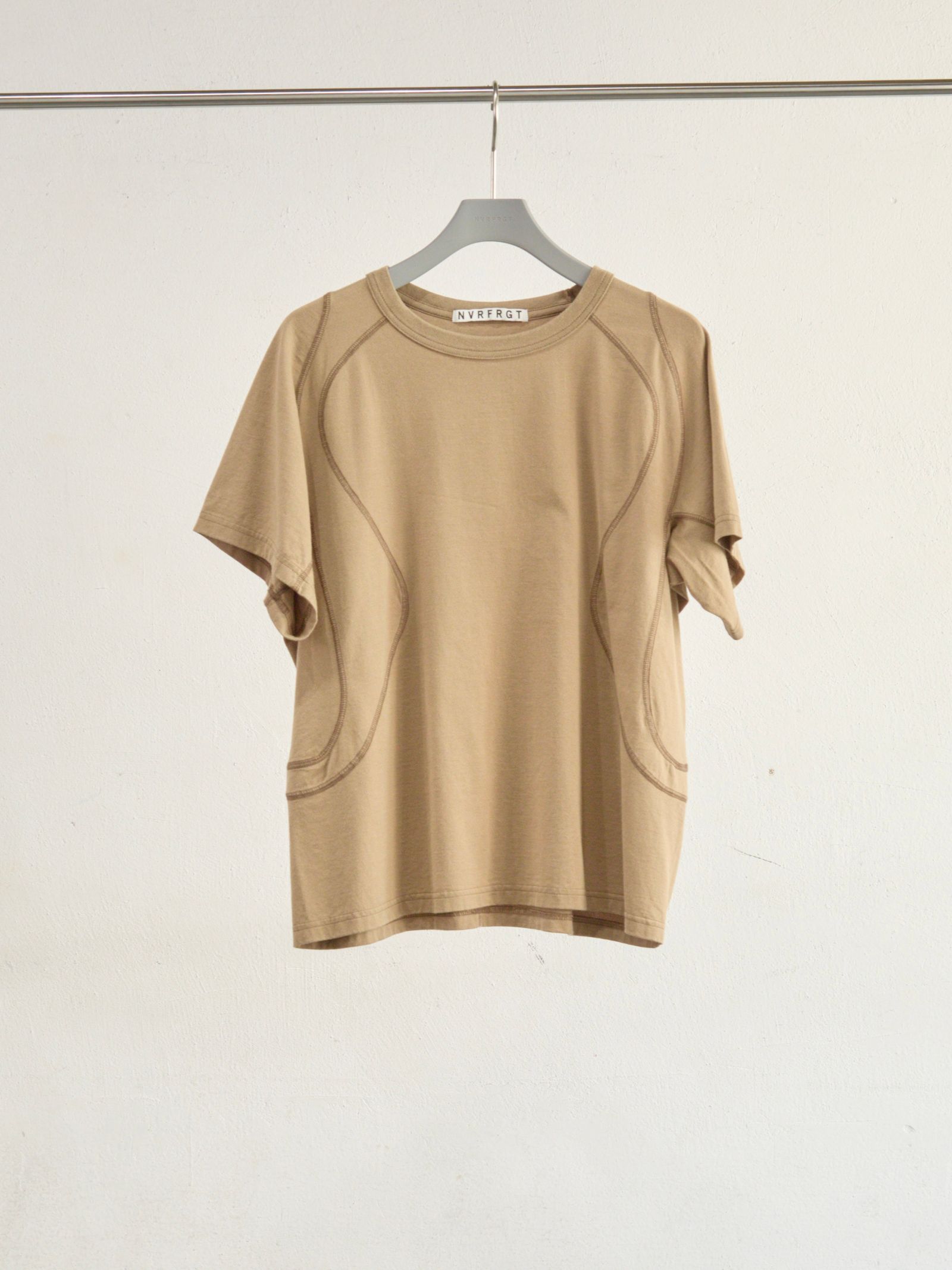 【26SS】 パネルド ハーフスリーブ Tシャツ / PANELLED HALF SLEEVE T-SHIRT / BEIGE (ベージュ)