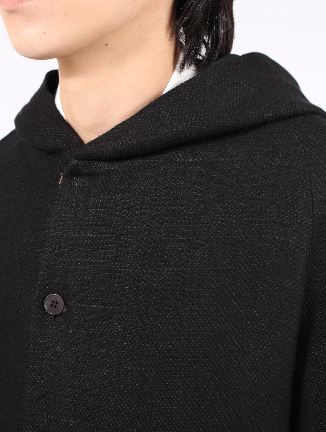 【25AW】ユニセックス ミッドフィット ラグラン フード コート 925 シルバー フック クローザー / UNISEX MID FIT RAGLAN HOOD COAT WITH 925 SILVER HOOK CLOSER / オフブラック