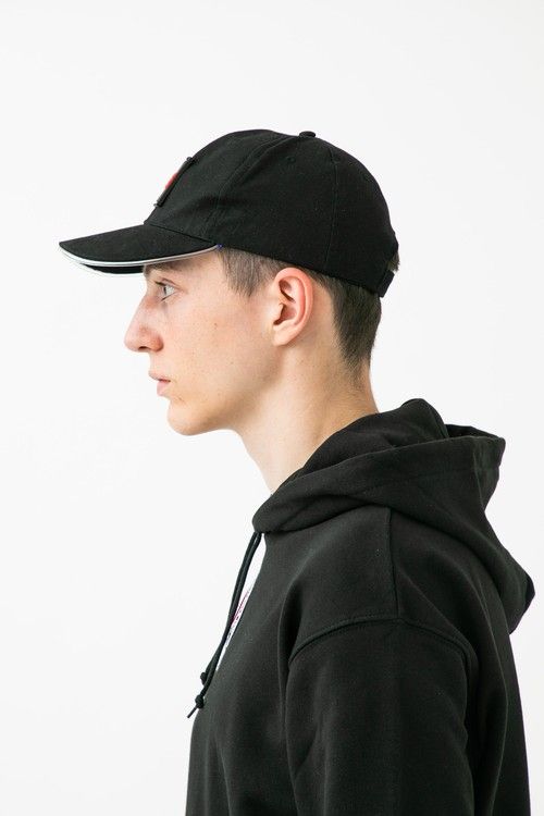 光る!!シグネクチャー キャップ / LED CAP / ブラック × レインボー(LED部分)