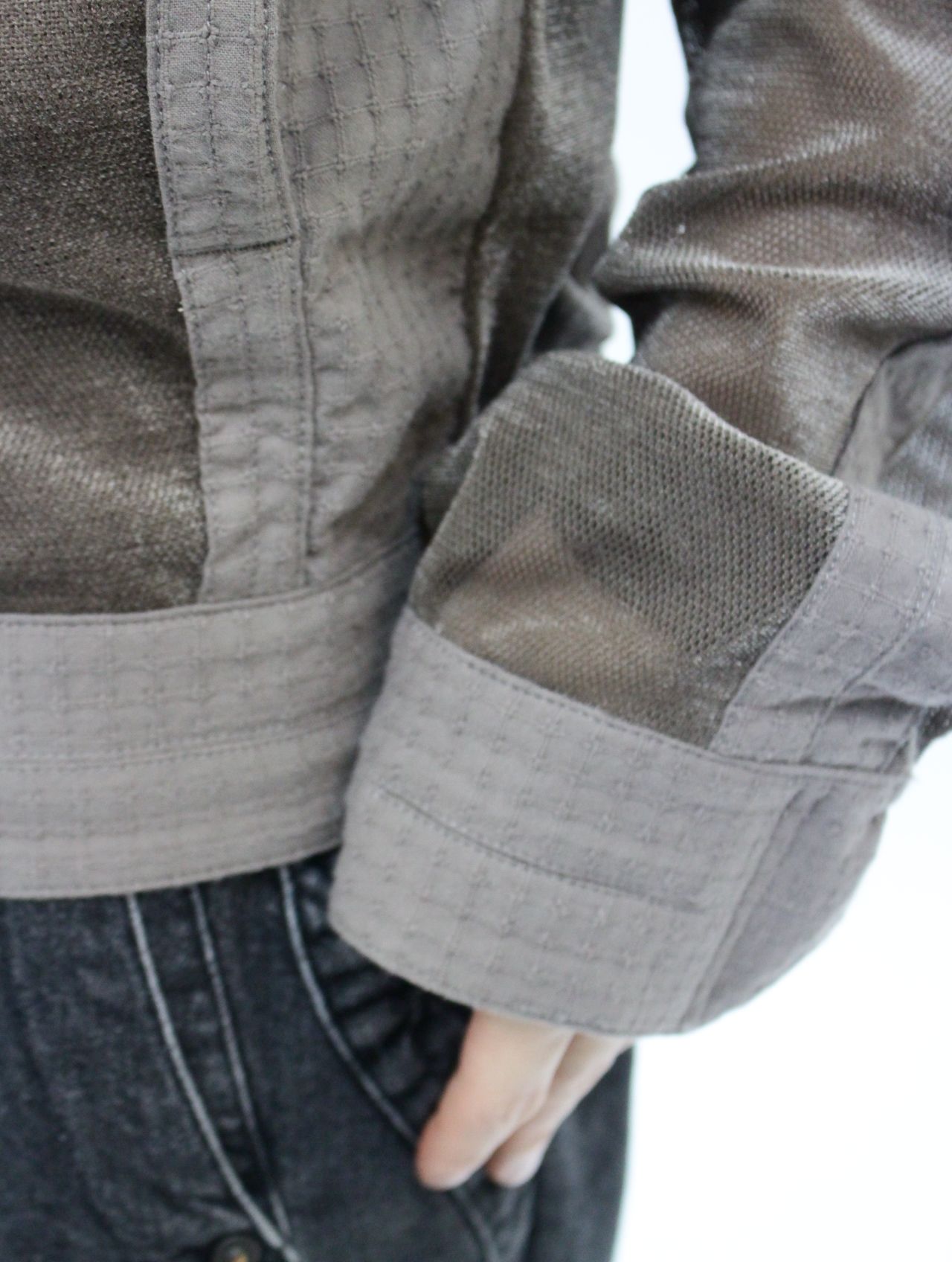 BEAMS（ビームス）JIAN YE / Mesh Hoodie 参（トップス