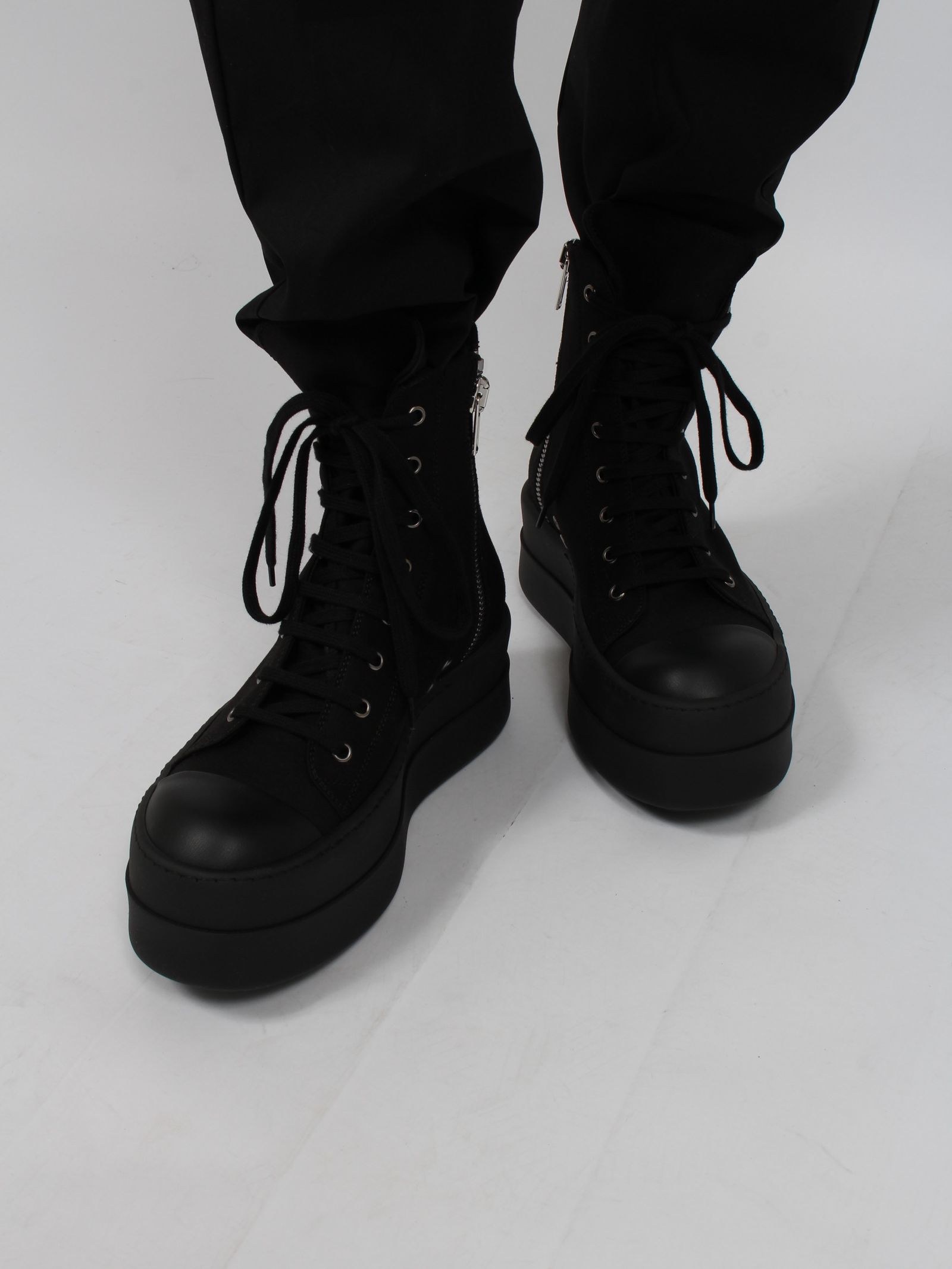 RICK OWENS DRKSHDW - 【24SS】ダブルバンパー ハイカット スニーカー / DOUBLE BUMPER SNEAKS /  ブラック×ブラック | STORY