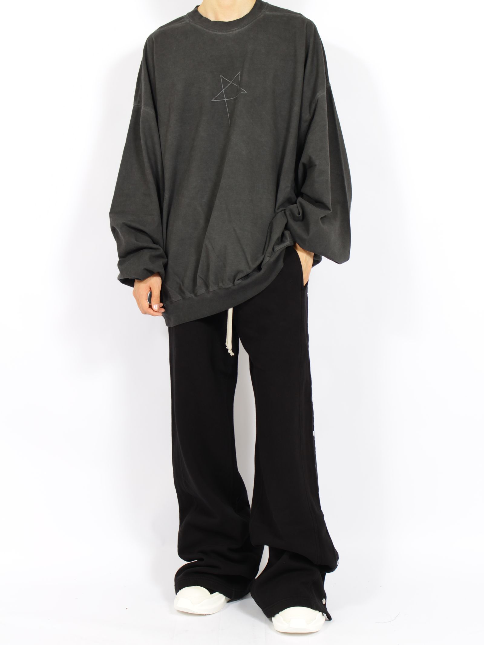 【26AW】ハン クルーネック 長袖 スウェット カットソー / HUN CREWNECK / フェードブラック / シルバー