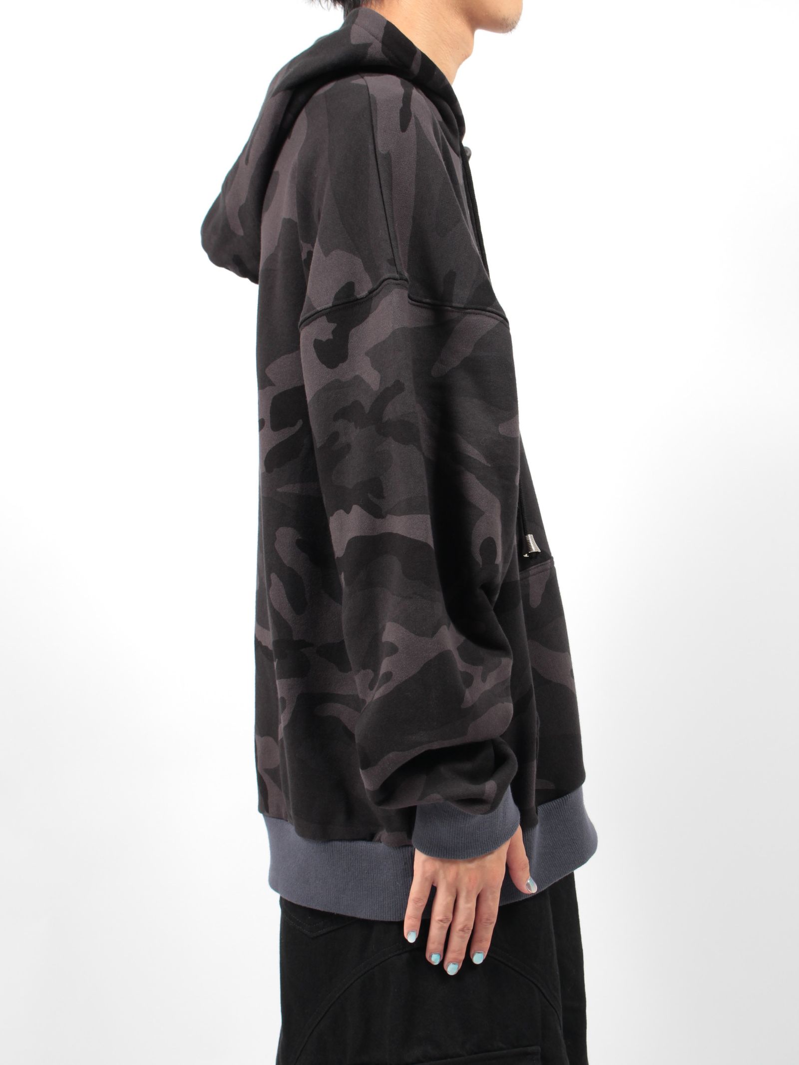 【24AW】カモフラージュ スウェット フーディー / CAMOUFLAGE HOODED SWEATER / ブラック