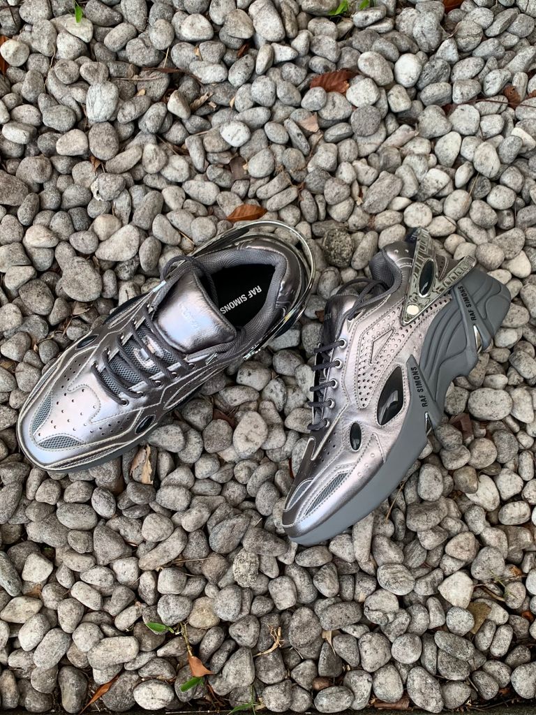 21AW 【RAF SIMONS】 RUNNER CYLON-21 SILVER入荷のお知らせ