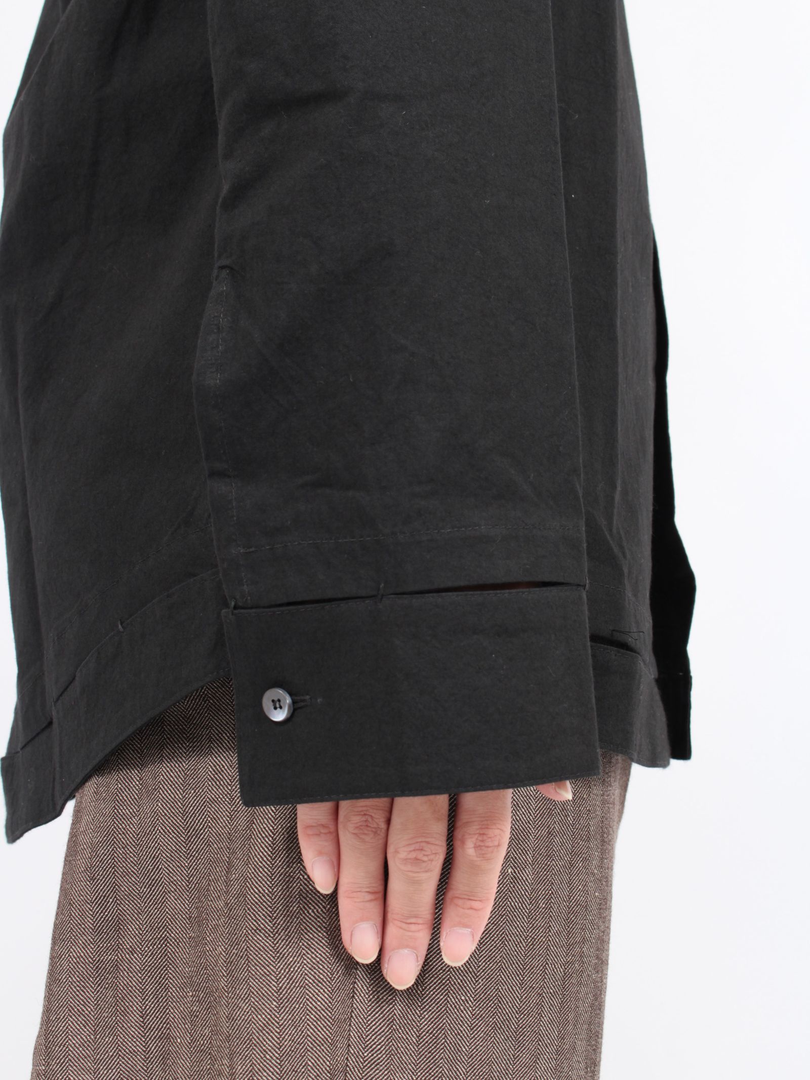 【24AW】ハンドステッチ ヘム ボーダー リラックスフィット シャツ / HAND-STITCHED HEM BORDER RELAXED FIT SHIRT / ブラック