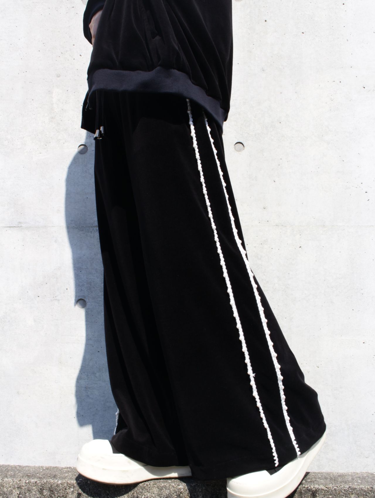 【25SS】パール パイピング ベロア トラック パンツ / PEARL PIPING VELOURS TRACK TROUSERS / ブラック【&TEAM TAKI着用】