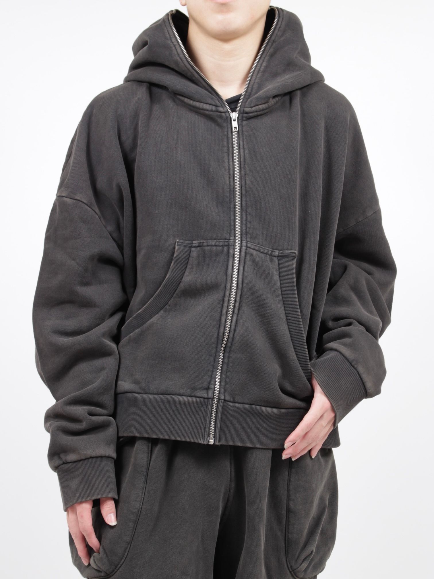 entire studios zipup hoodie washed blackトップス