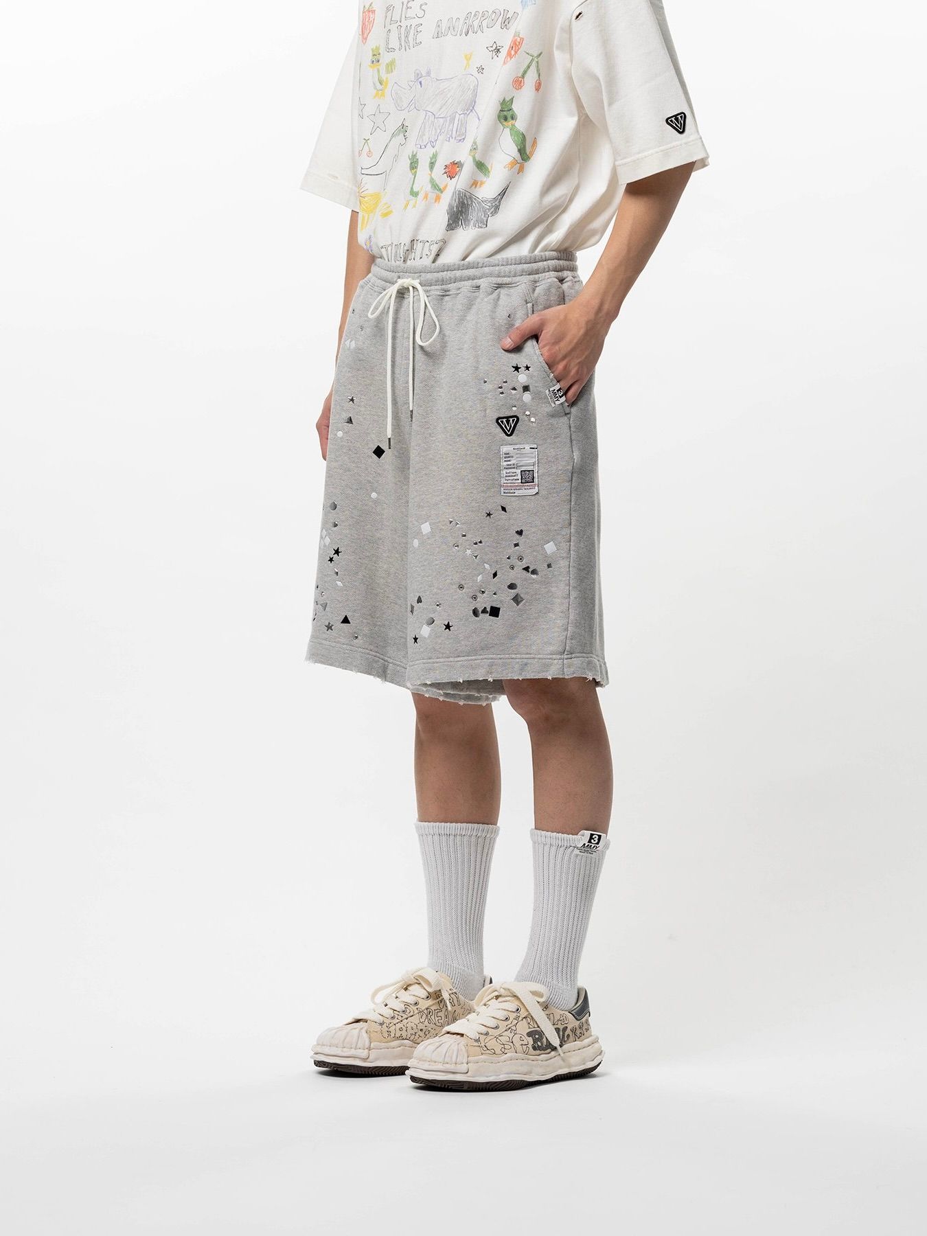 【26SS】ステッカーデザイン スウェット ショーツ / EMBELLISHED SHORTS / グレー