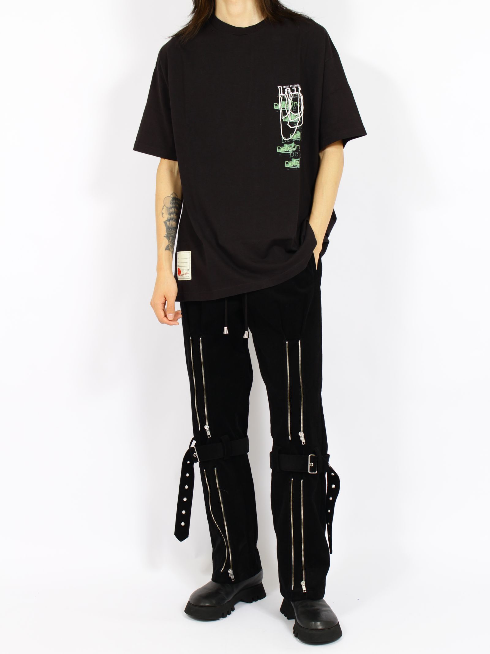 【26AW】バックプリント セブ VS レイン ショート スリーブ Tシャツ バージョン キュータ 半袖 カットソー / SEV VS LAIN S/SL TEE VER,Q-TA / ブラック