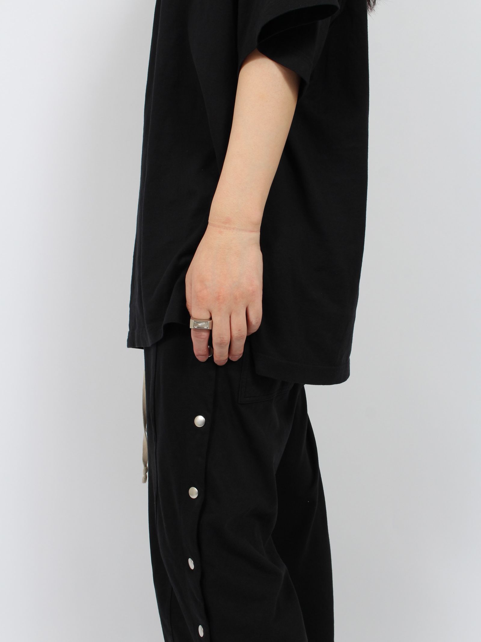 関税込【Rick Owens】 カットベベルリング llic RICK OWENS - 【23FW】クリスタル ベベルド リング / CRYSTAL