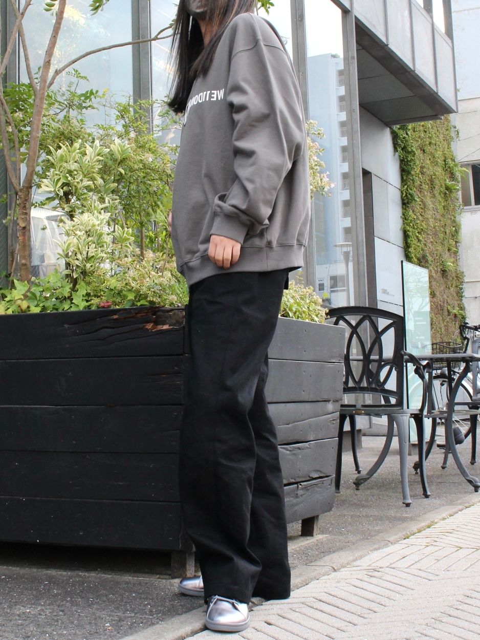 濃淡を意識した秋冬カジュアルスタイル